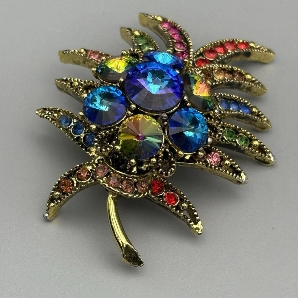 Vintage Weiss Brooch Harlequin Rivoli Unsigned Leaf GORGEOUS RARE